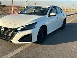 نيسان ألتيما